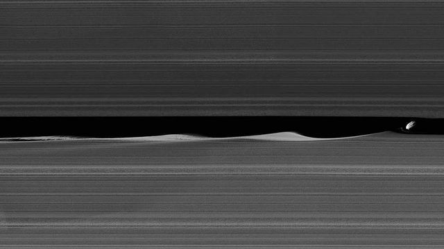 daphnis-lune-saturne_5841041